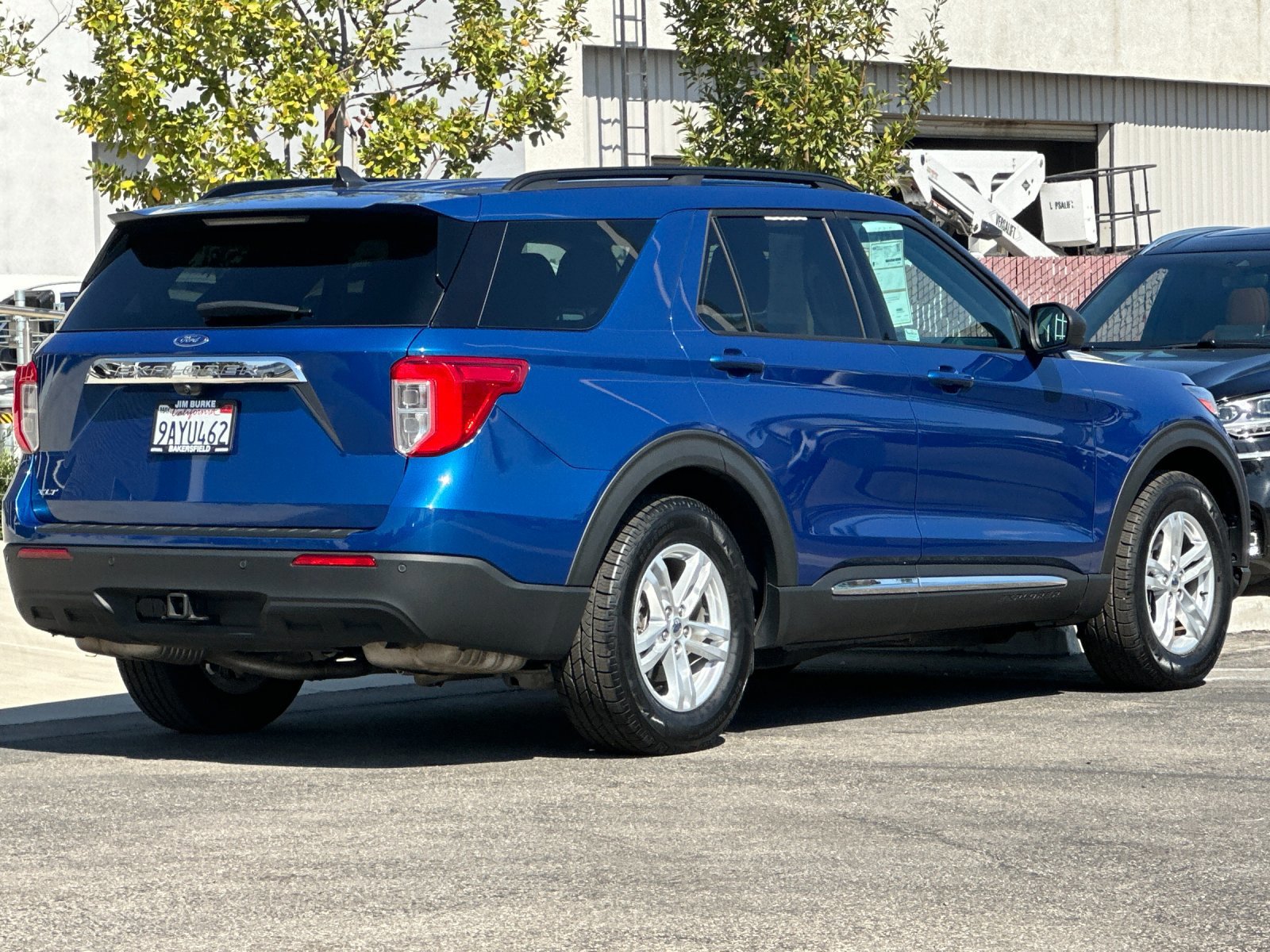 Certified 2022 Ford Explorer XLT w/ Class IV Trailer Tow Package image 5