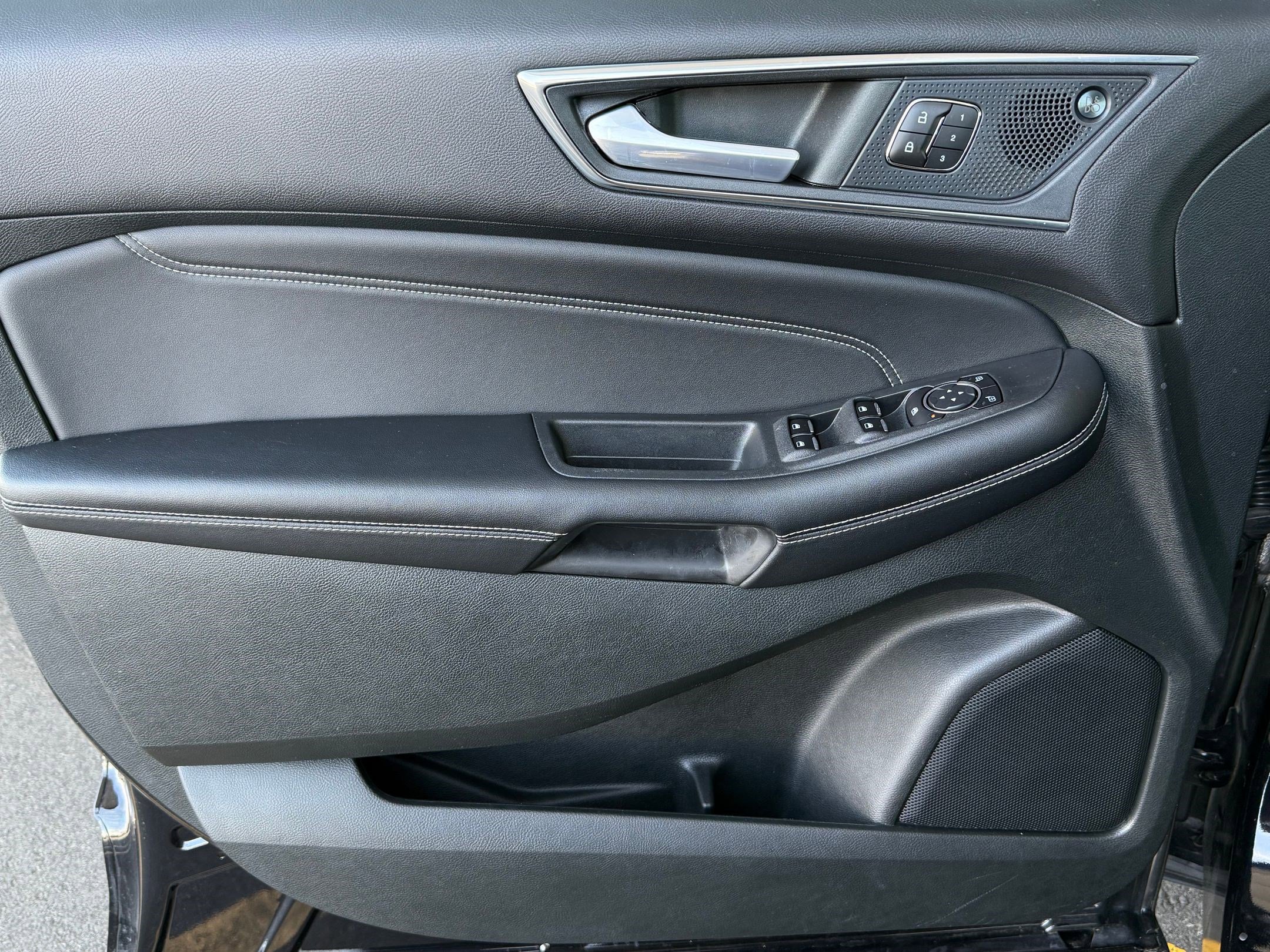 Certified 2022 Ford Edge Titanium w/ Cargo Accessory Package image 23