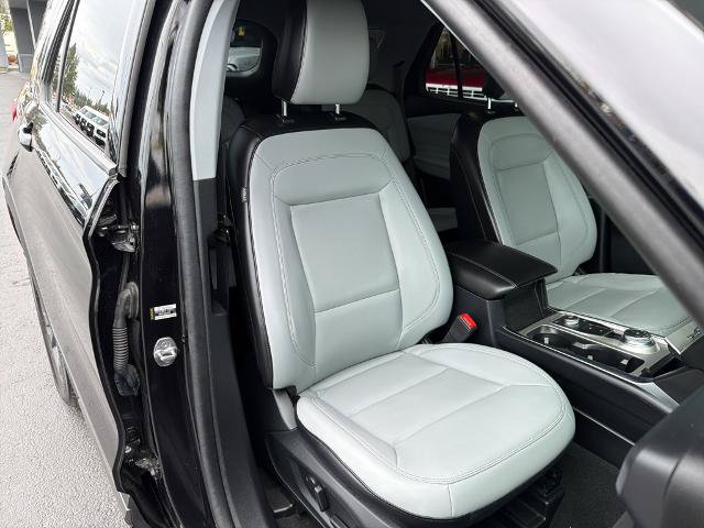 Certified 2021 Ford Explorer XLT w/ Equipment Group 202A AWD/4WD image 8