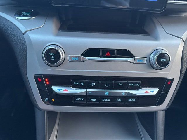 Certified 2022 Ford Explorer XLT w/ Equipment Group 202A image 23