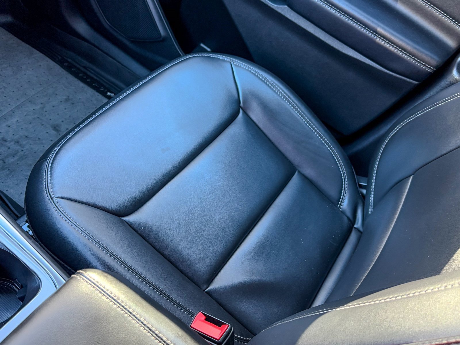 Certified 2022 Ford Explorer XLT w/ Equipment Group 202A image 37