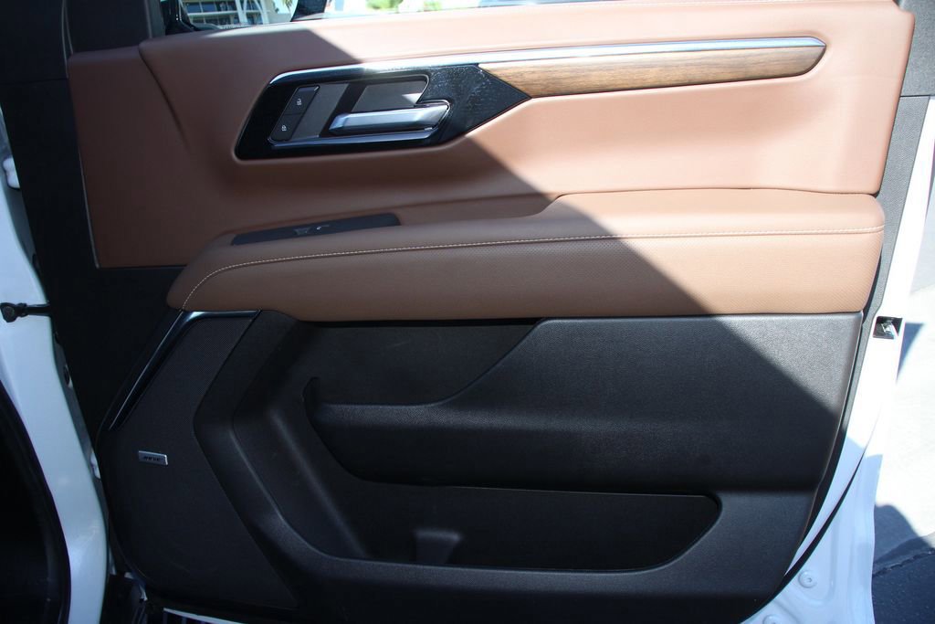 Used 2026 Chevrolet Tahoe High Country image 28