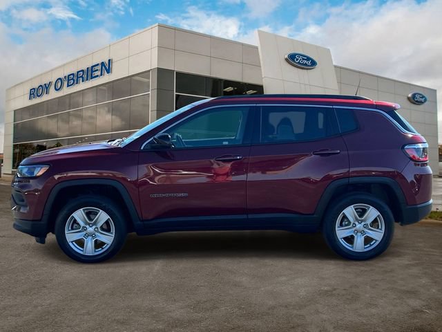 Used 2022 Jeep Compass Latitude w/ Convenience Group AWD/4WD image 2