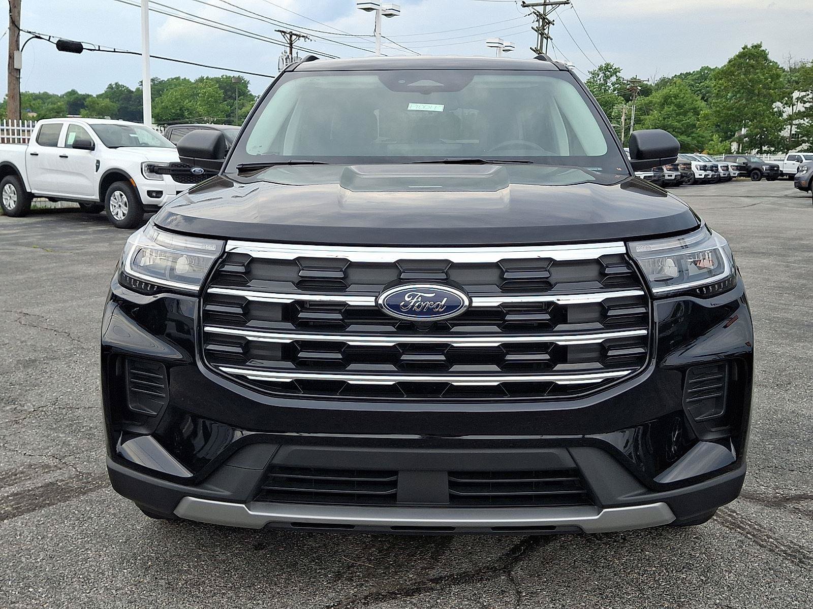 Certified 2025 Ford Explorer Active AWD/4WD image 2