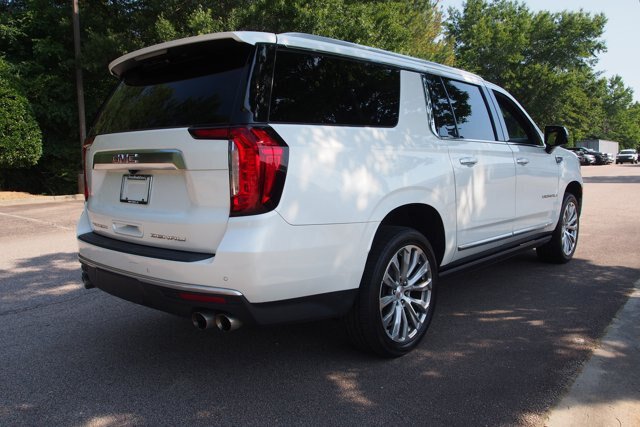 Used 2022 GMC Yukon XL Denali AWD/4WD image 7