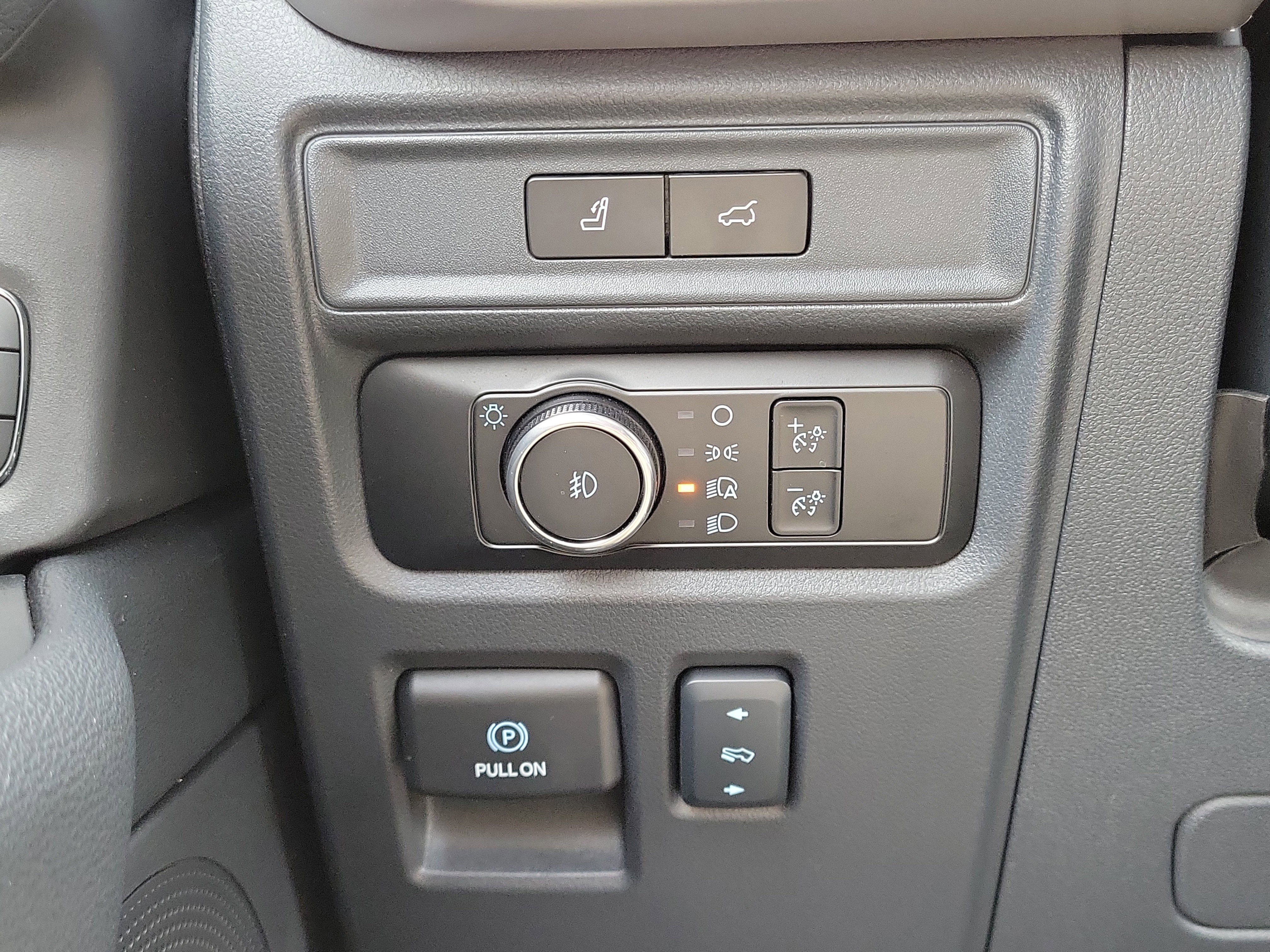 Certified 2024 Ford Expedition XLT image 25