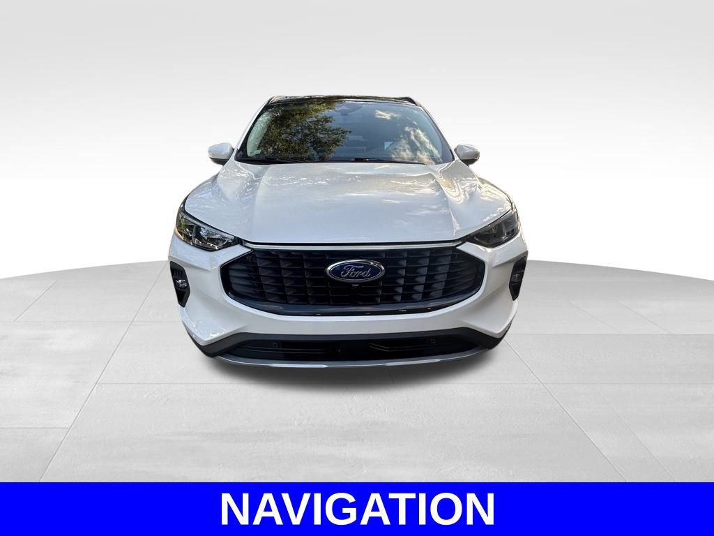 Certified 2024 Ford Escape SE w/ PHEV Premium Package image 8