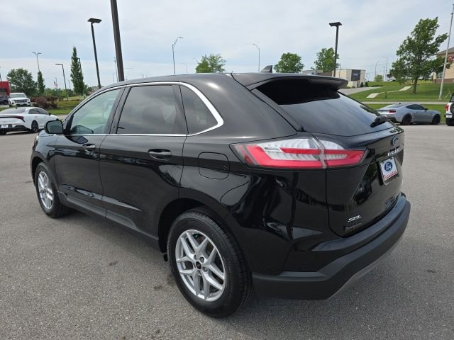 Certified 2023 Ford Edge SEL w/ Convenience Package AWD/4WD image 3