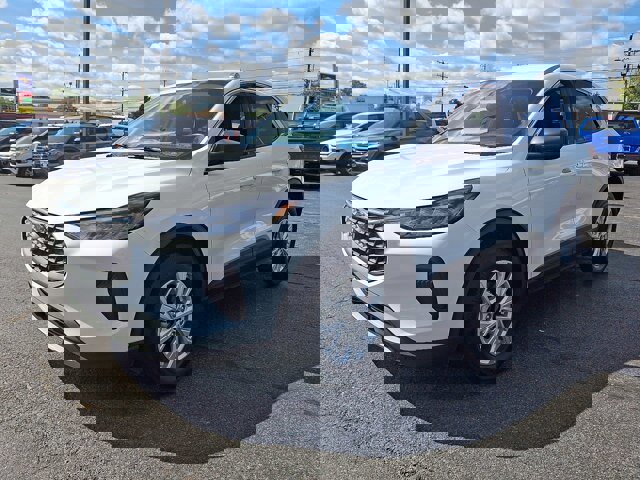 Certified 2024 Ford Escape Active image 3
