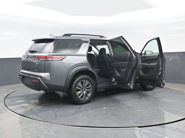 Used 2025 Nissan Pathfinder SV AWD/4WD image 26