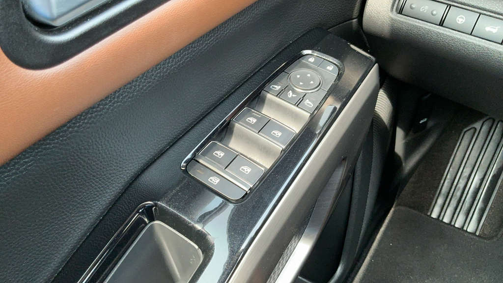 Used 2024 Nissan Pathfinder Platinum FWD image 14