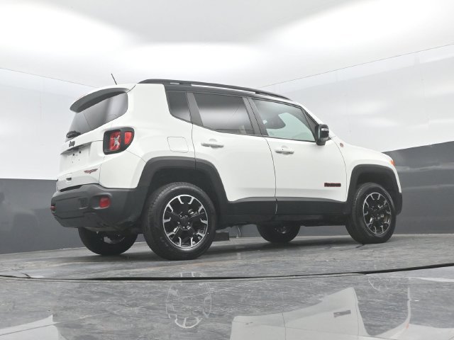 Used 2023 Jeep Renegade Trailhawk AWD/4WD image 28