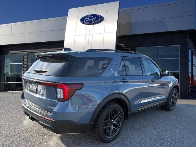 Certified 2025 Ford Explorer ST-Line w/ ST-Line Street Pack image 2