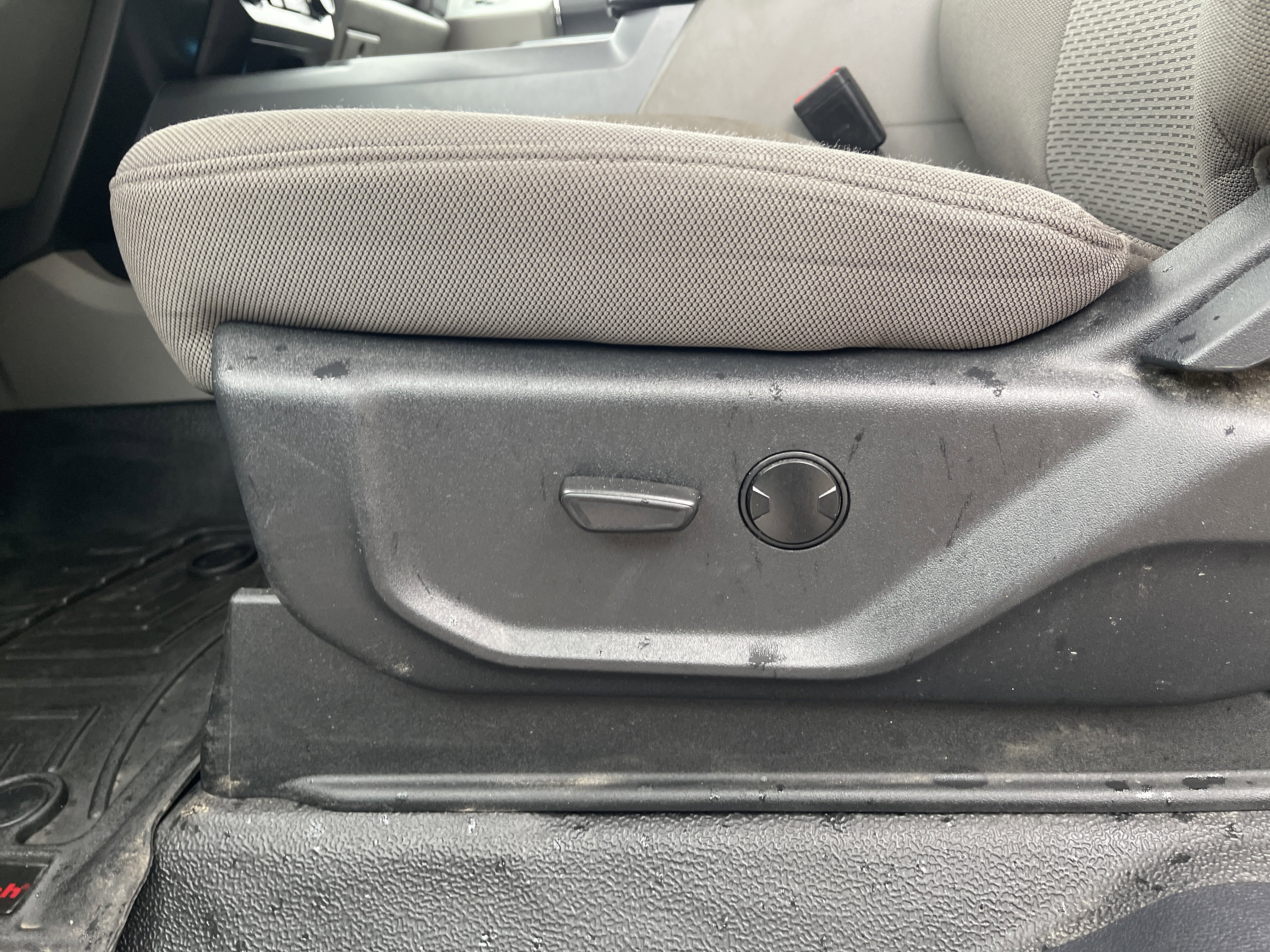 Certified 2022 Ford F350 XLT w/ XLT Value Package image 13