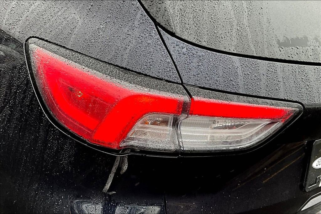 Certified 2021 Ford Escape SEL w/ Technology Package image 30