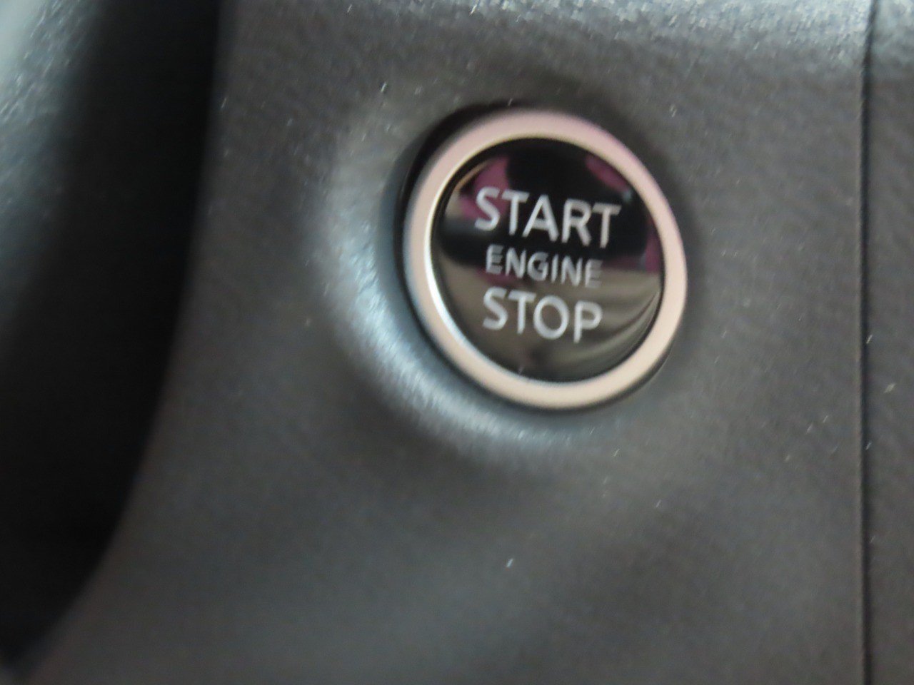 Used 2023 Nissan Frontier PRO-4X w/ Technology Package AWD/4WD image 33