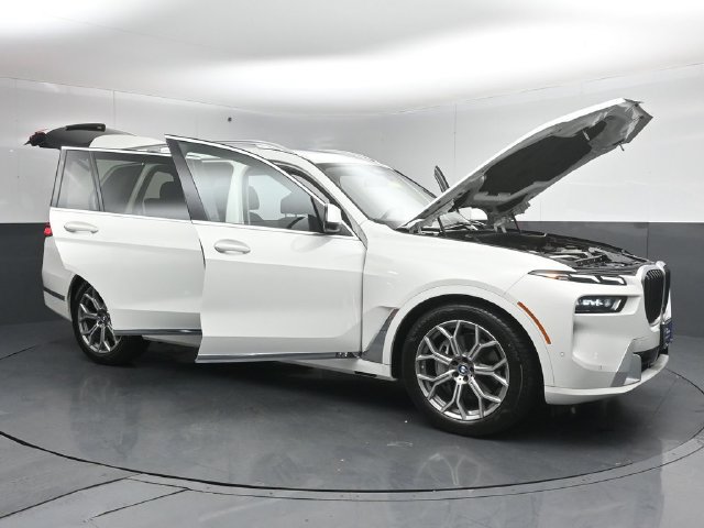 Used 2023 BMW X7 xDrive40i AWD/4WD image 61