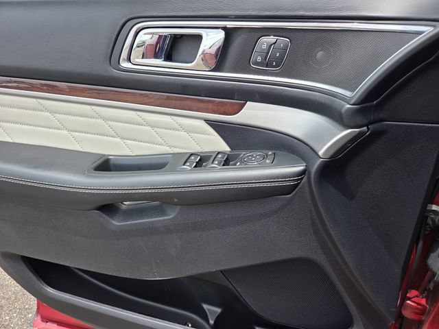Certified 2018 Ford Explorer Platinum AWD/4WD image 17