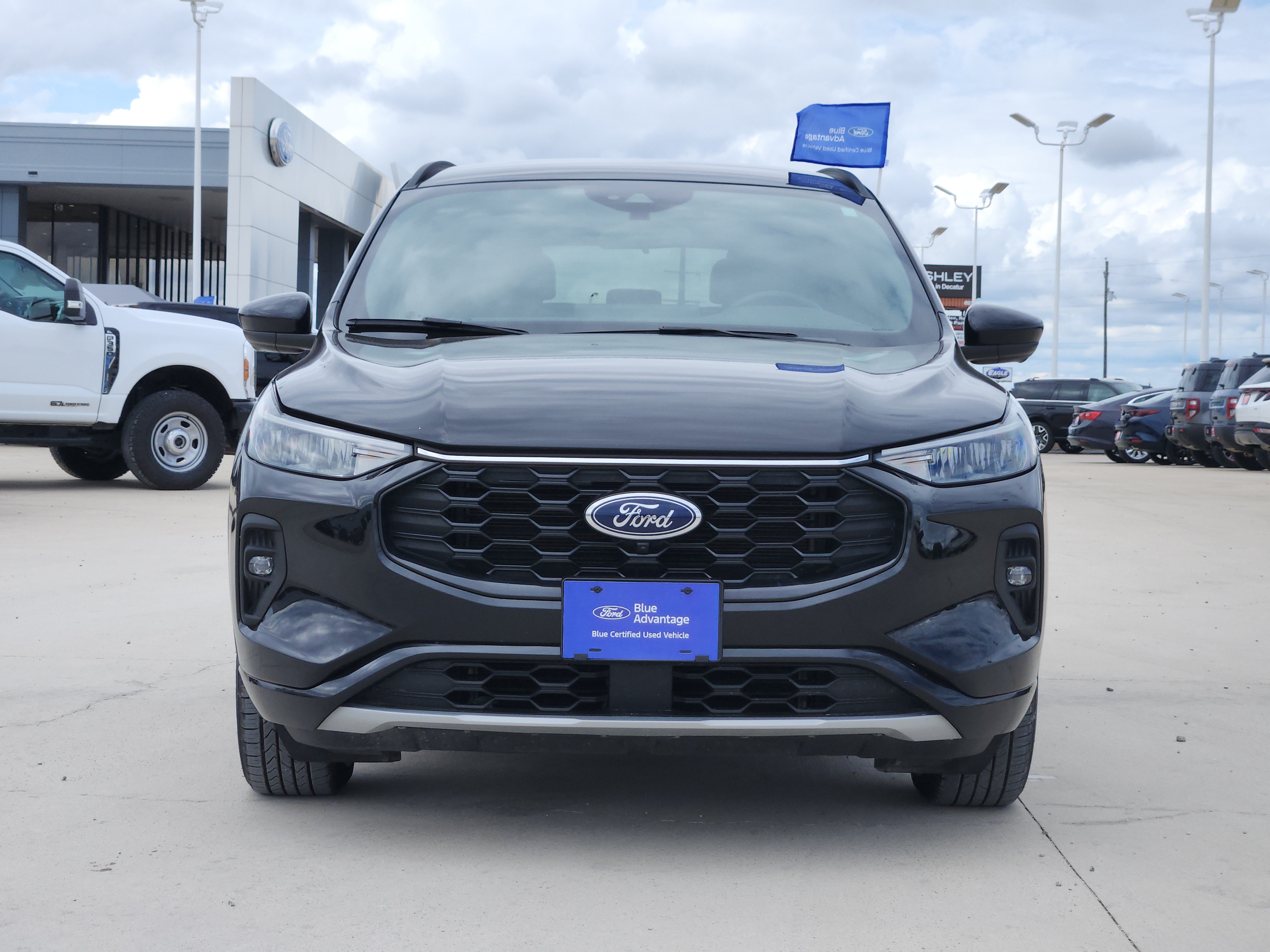 Certified 2023 Ford Escape ST-Line Select w/ Tech Pack #2 AWD/4WD image 2