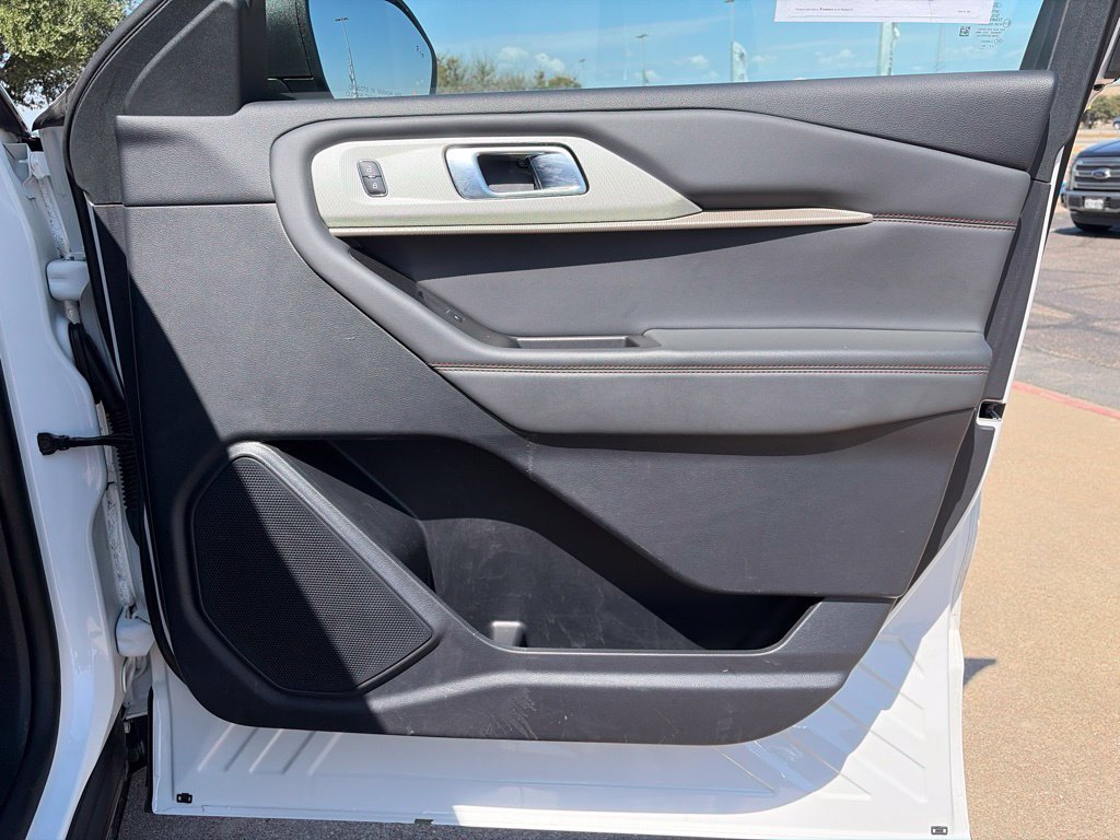 Certified 2025 Ford Explorer Active RWD image 11