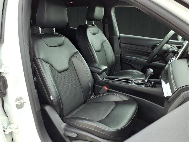 Used 2024 Jeep Compass Latitude w/ Convenience Group AWD/4WD image 15