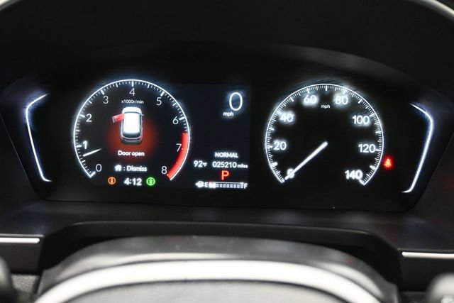 Used 2025 Honda Pilot Touring image 13