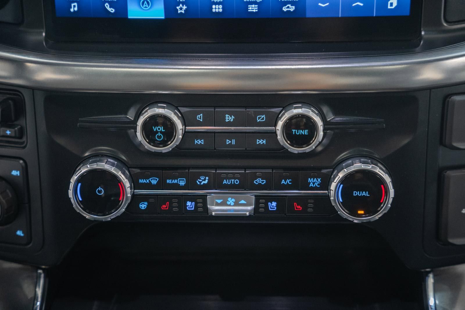 Certified 2023 Ford F150 Lariat w/ Equipment Group 502A High image 32