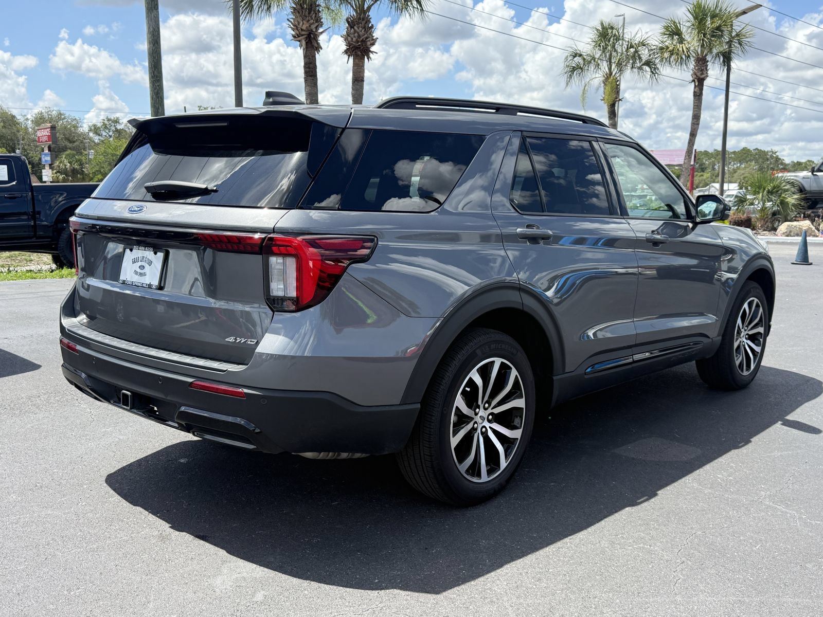 Certified 2025 Ford Explorer ST-Line AWD/4WD image 5