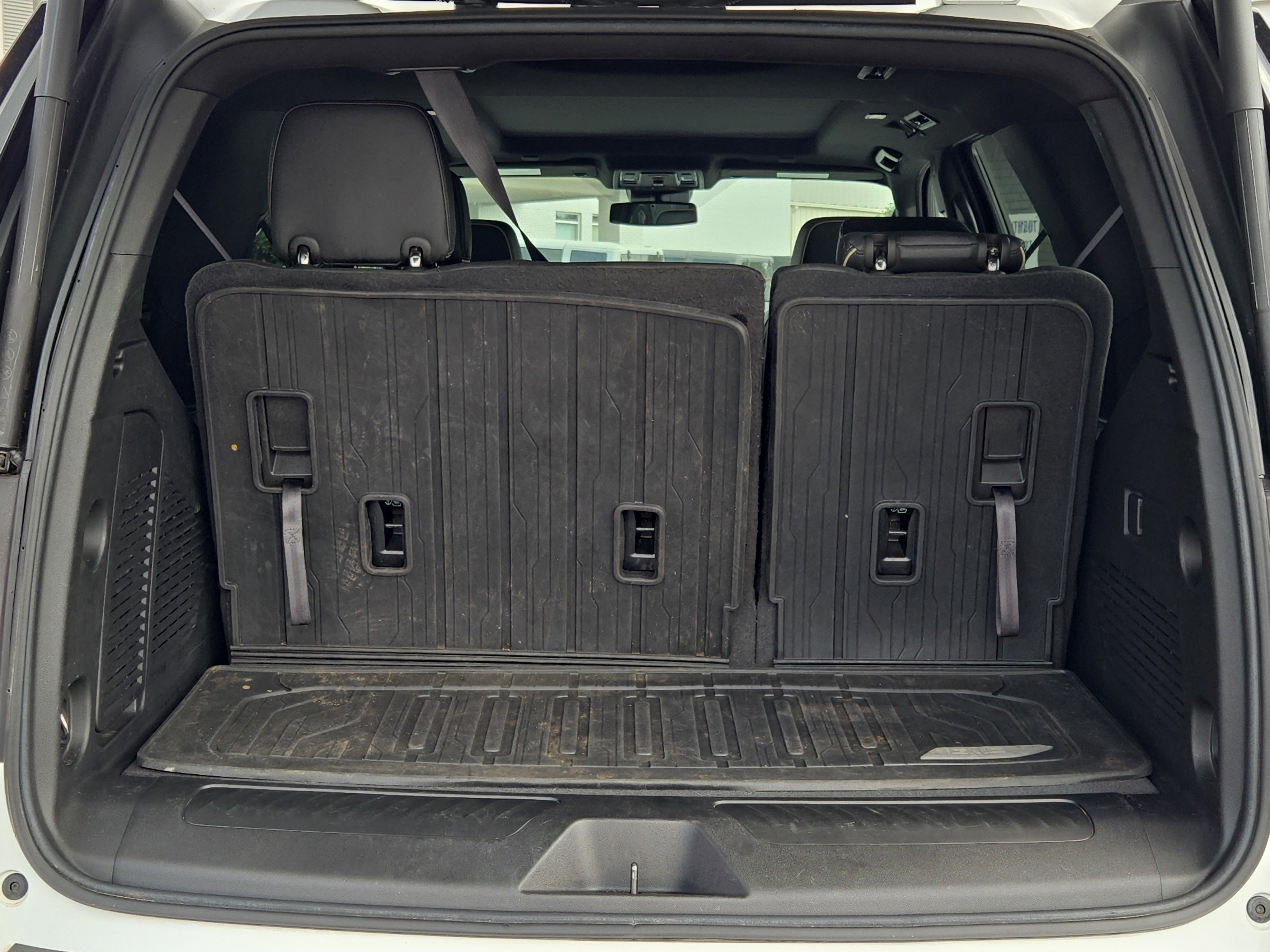 Used 2023 GMC Yukon SLT image 13