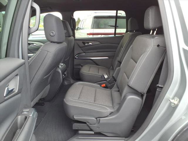 Used 2025 Chevrolet Traverse LT image 7