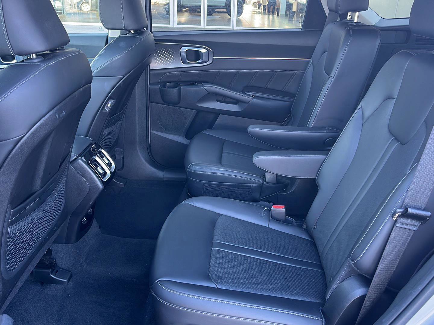 Used 2023 Kia Sorento SX image 16