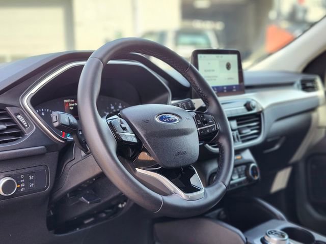 Certified 2022 Ford Escape SE w/ Cold Weather Package image 19
