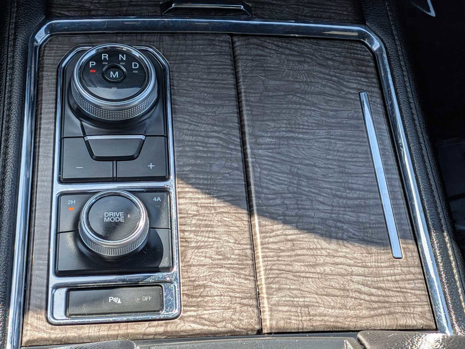 Certified 2020 Ford Expedition Max Limited image 34