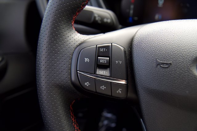 Certified 2025 Ford Escape ST-Line FWD image 19