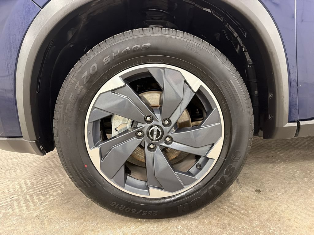 Used 2024 Nissan Rogue SV FWD image 13
