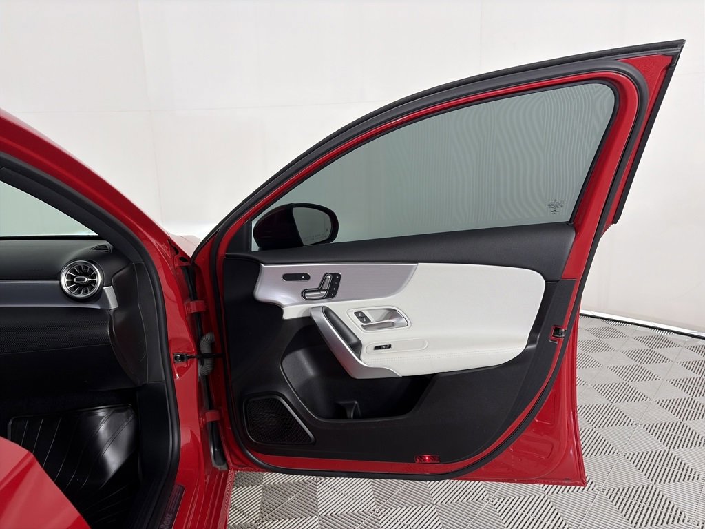Used 2019 Mercedes-Benz A 220 4MATIC image 30