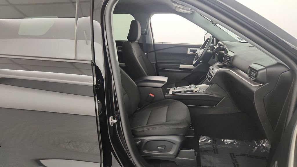 Certified 2023 Ford Explorer XLT AWD/4WD image 31
