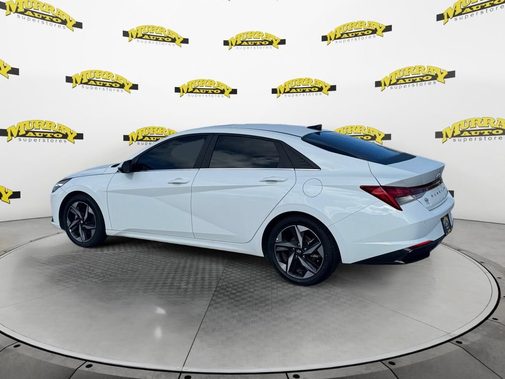 Used 2023 Hyundai Elantra Limited w/ Preferred Accessory Package FWD image 3