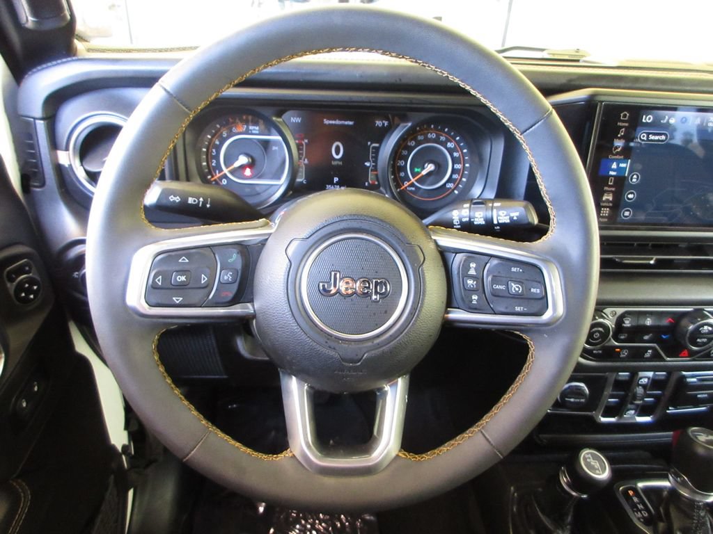 Used 2024 Jeep Wrangler Unlimited Sahara w/ Technology Group AWD/4WD image 14