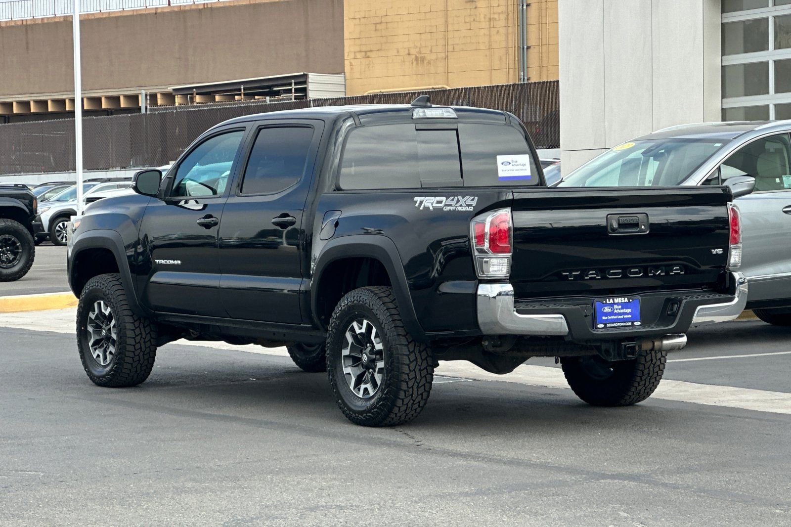 Used 2023 Toyota Tacoma TRD Off-Road AWD/4WD image 5