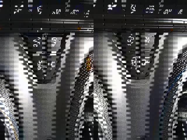 Used 2023 Chevrolet Blazer LT image 28