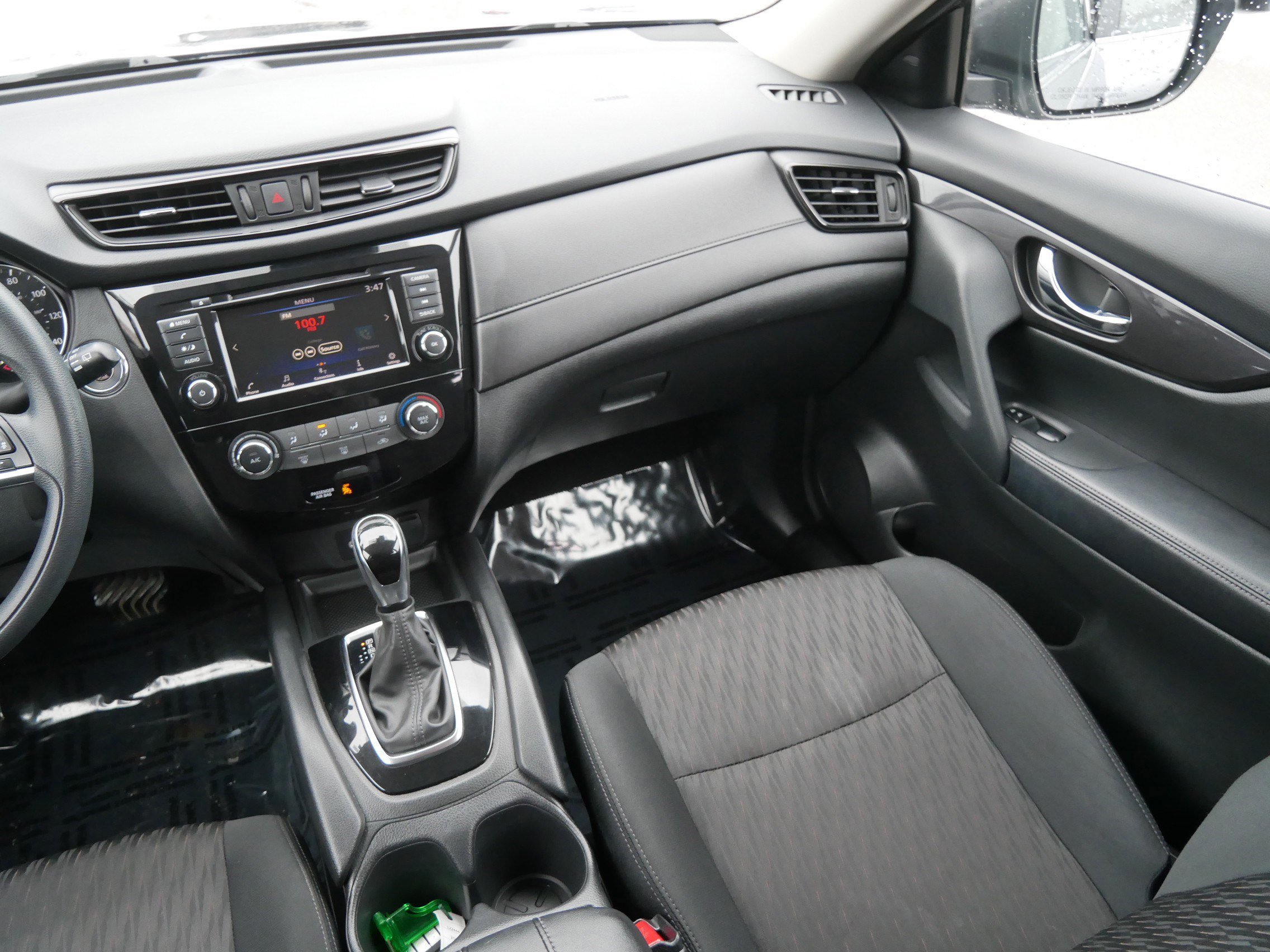 Used 2020 Nissan Rogue S image 11