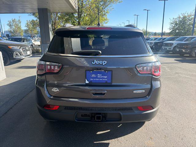 Used 2017 Jeep Compass Latitude w/ Popular Equipment Group FWD image 12
