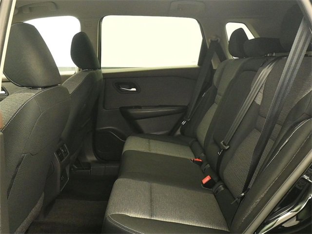 Used 2023 Nissan Rogue SV image 10