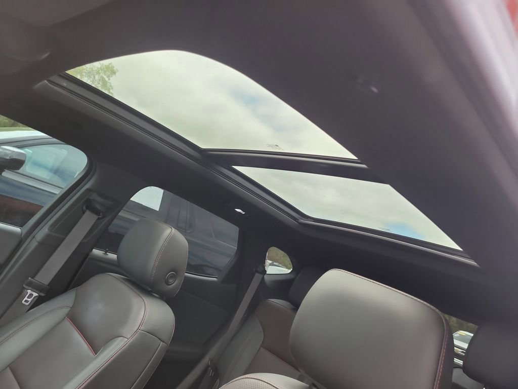 Used 2021 Chevrolet Blazer RS w/ Enhanced Convenience Package image 21