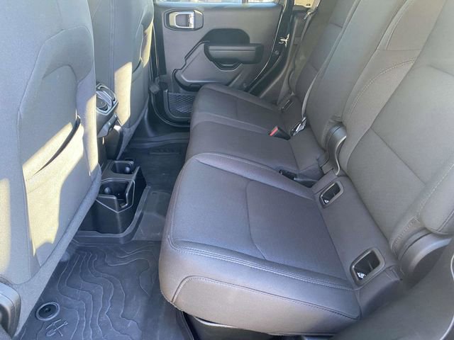 Used 2023 Jeep Gladiator Sport image 15