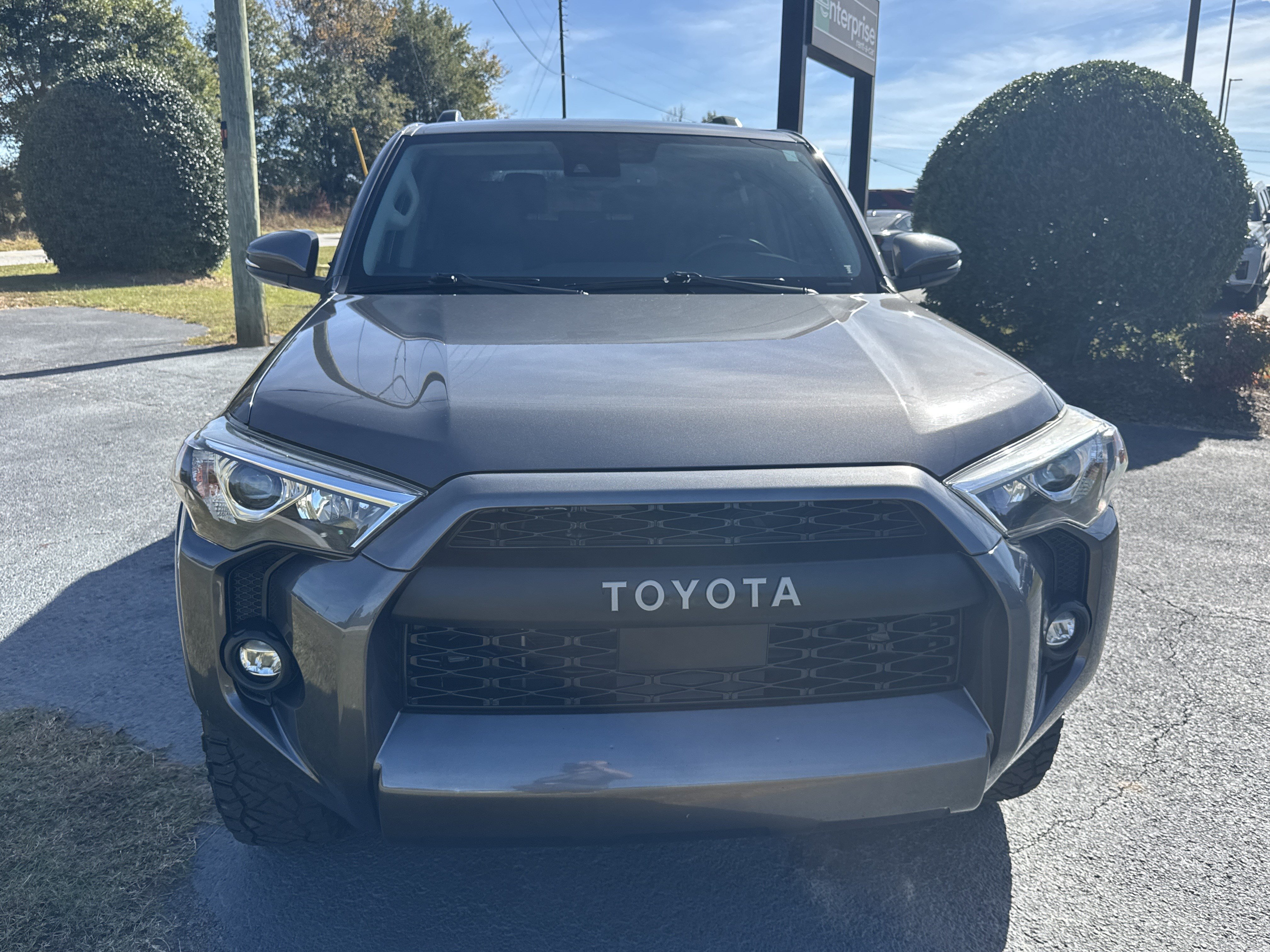Used 2021 Toyota 4Runner SR5 Premium w/ Moonroof Package AWD/4WD image 3