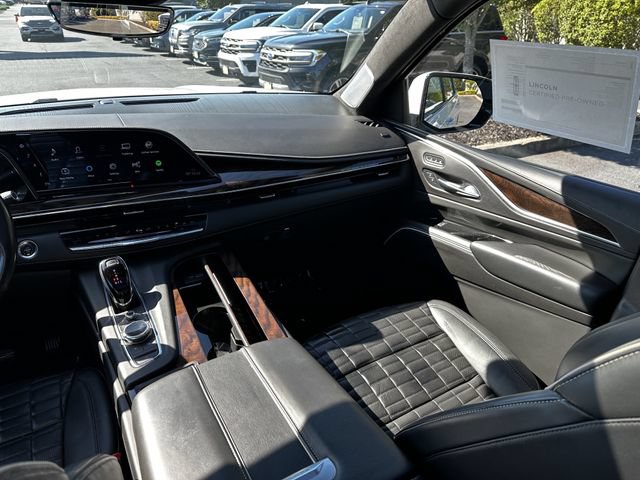 Used 2023 Cadillac Escalade Sport Platinum w/ LPO, ONYX Package AWD/4WD image 17