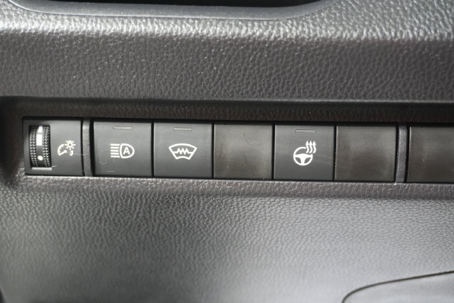 Used 2025 Toyota RAV4 XLE AWD/4WD image 20