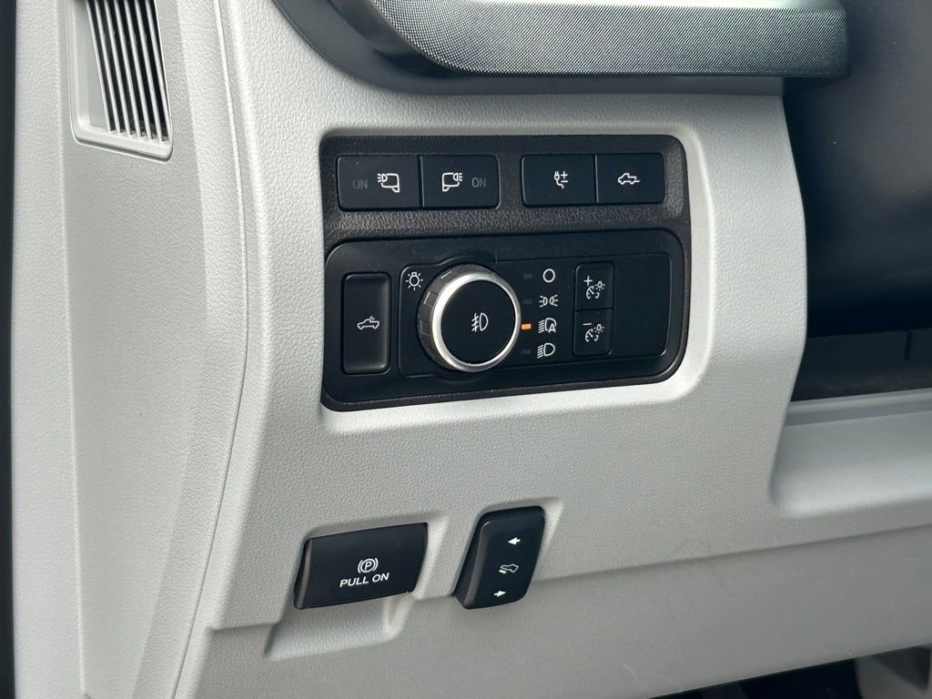 Certified 2024 Ford F450 Limited w/ FX4 Off-Road Package image 42